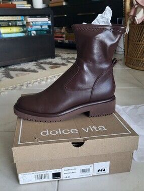 NIB Dolce Vita Simaya H2O Waterproof Lug Boot Mahogany Leather 10